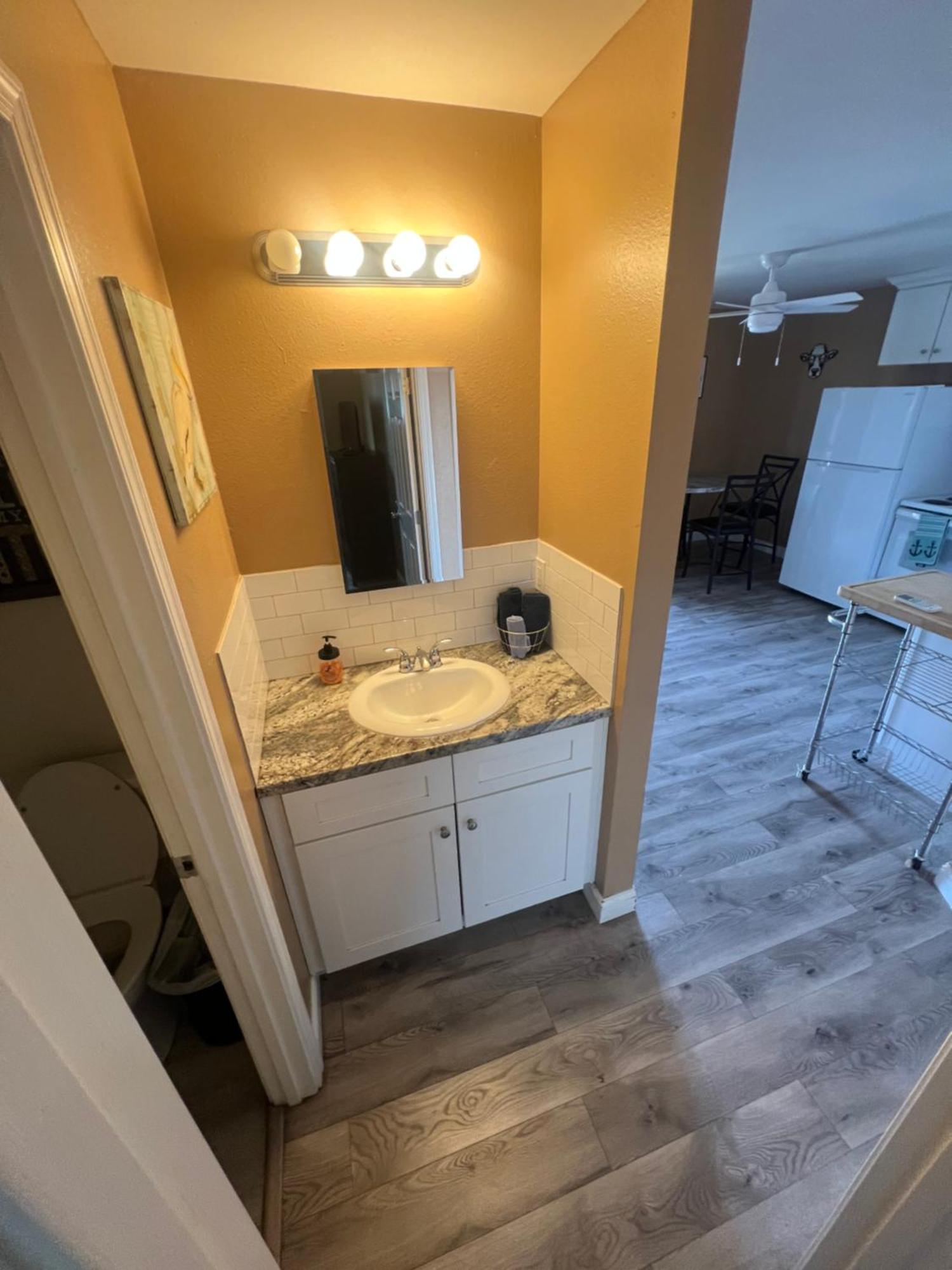 #2 Bedroom Cozy Suite, 1 Min Walk To The Beach # 불헤드시티 외부 사진